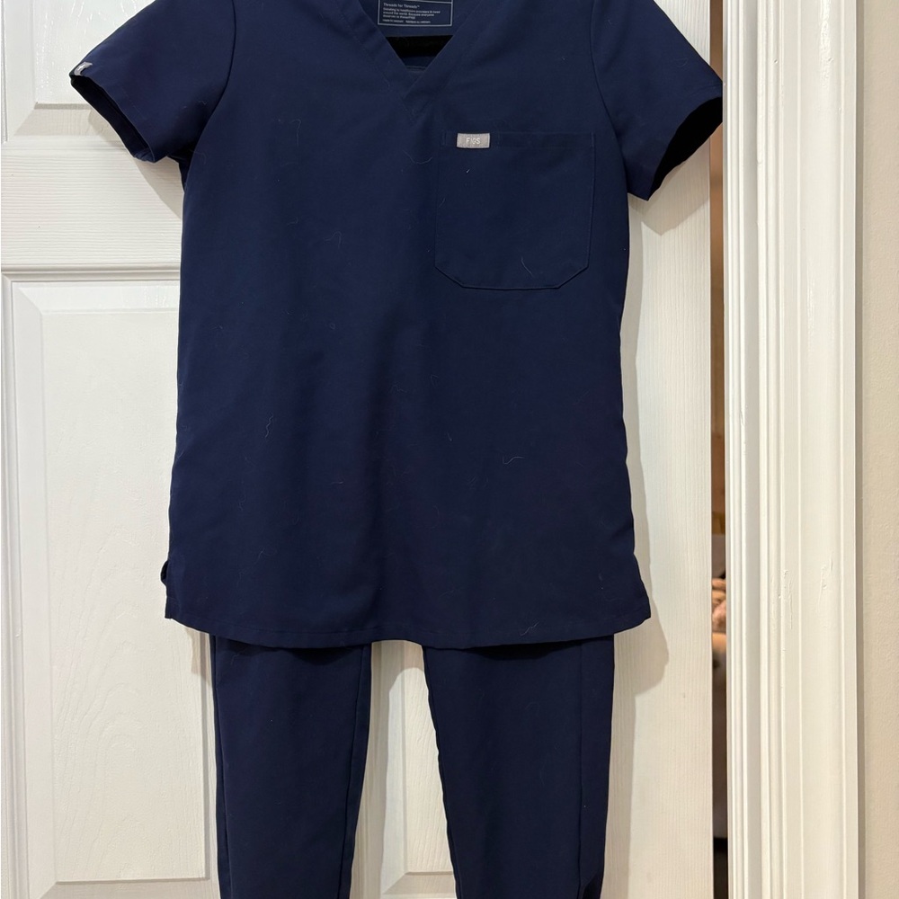 Figs Scrub Set